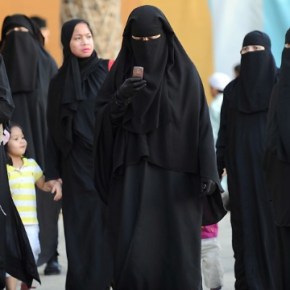 Pimping for Patriarchy – “Feminist Whores For Islam” | Pat Condell&nbsp;(Video)