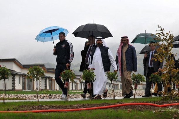 Arabs escorted in bosnia